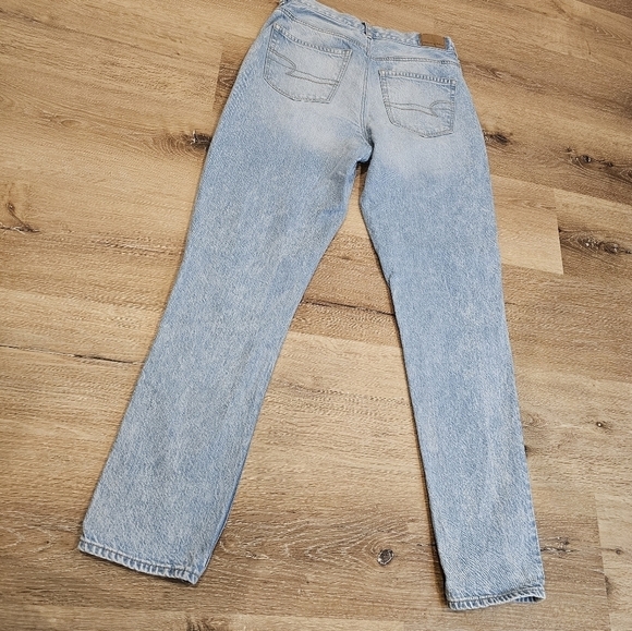 American Eagle Mom Jean Women's Size 4 Tall Destroyed Light Wash Denim Straight - Picture 12 of 12